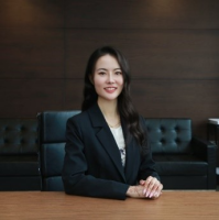Sabrina Zhou